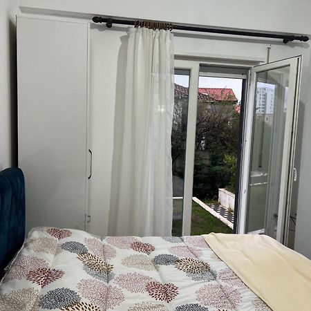 Atrium Apartment Tirana Esterno foto